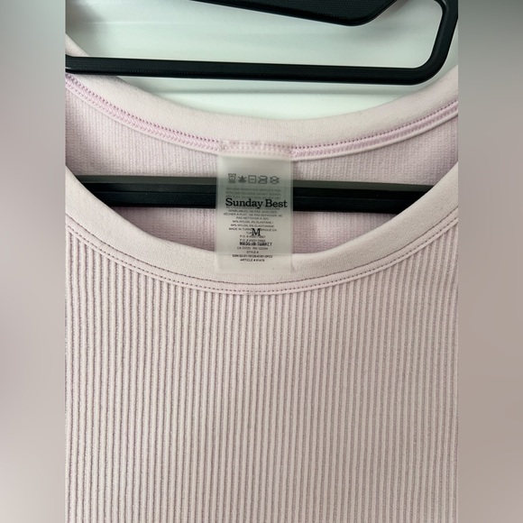 ARITZIA Sunday Best SinchSeamless Rib Crew Tank [NWOT] - Picture 2 of 3